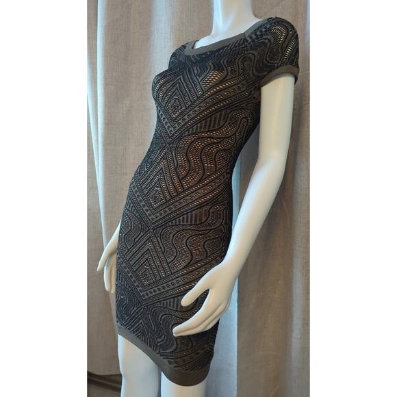 Bebe Stretch Short Sleeve Bodycon Dress Black Tan Olive Green Geometric Sze M/L - Picture 6 of 8